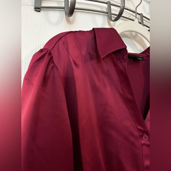 East 5th Women Blouse Large red Pleats Long Sleeve Button Down Collared EUC - Picture 3 of 10